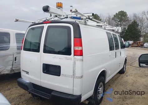 2016 Chevrolet Express 2500 Work Van z USA, uszkodzony, nr VIN 1GCWGAFF7G1334974